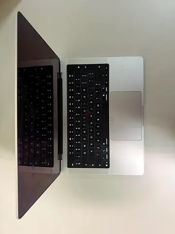 Macbook Pro M5 Max 36GB 18 Core 32 GPU 2 TB