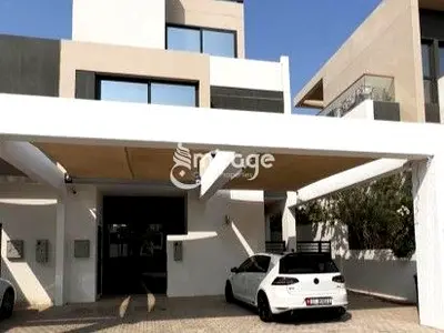 Single Row | 5BR Villa | Landscaped | Prime Area
