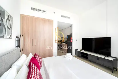 Best View l Fully Furnished l Flexible Cheques