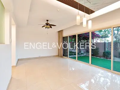 Vacant | Upgraded | Corner Unit