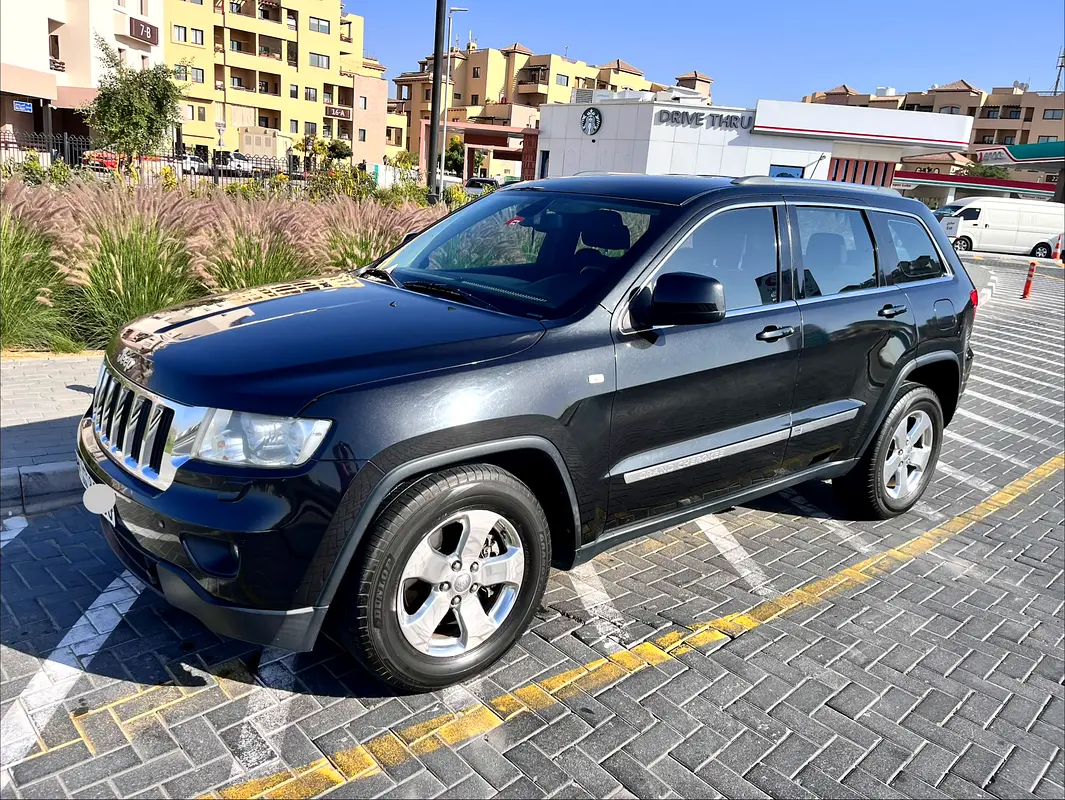 Jeep Grand Cherokee 2013 — photo 1 of 10