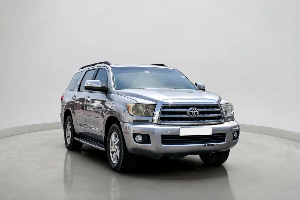 Toyota Sequoia 2012 — photo 1 of 19