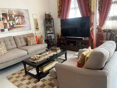 Living Room Furniture + Middle Table for Sale     Excellent Condition