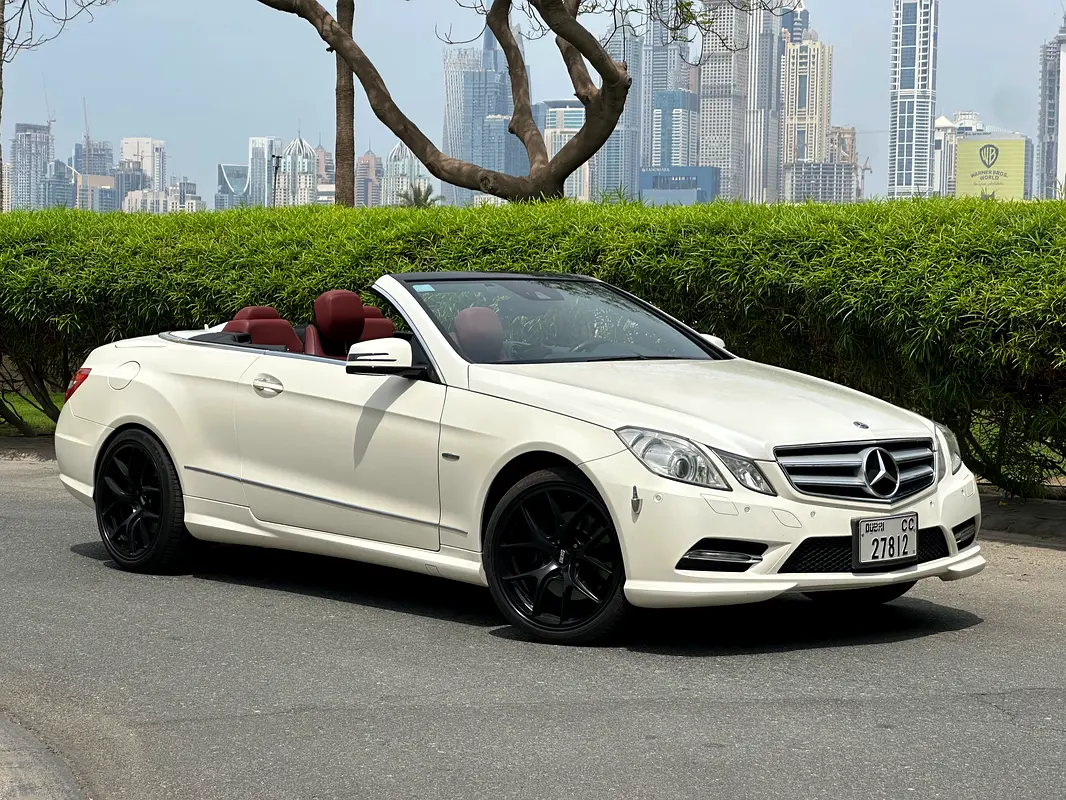 Mercedes-Benz E-Class 2012 — photo 1 of 18