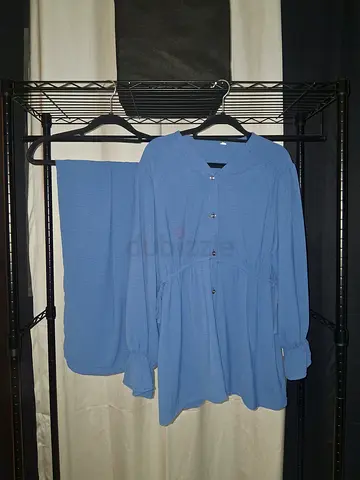 Summer 2 piece never worn top   matching trouser...lightweight