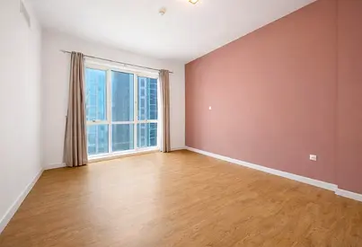 VACANT | UPGRADED | INVESTOR DEAL | 2 PARKINGS