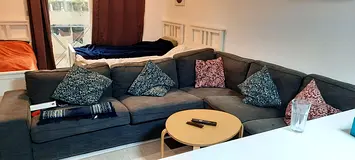 Bedspace in shared studio JVC