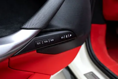 2025 Ferrari 296 GTS 缩略图 18