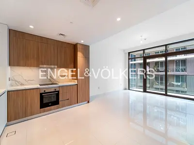Great Deal | 5 Star Amenities| Palm & Marina views
