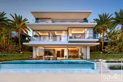Luxurious Beach Villa with Stunning Sunset Views