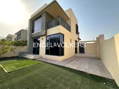 Well Maintained | Corner Unit | Vacant
