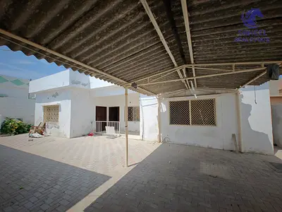 4 BR Villa with Parking for Family only