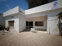 4 BR Villa with Parking for Staff Accomdation