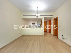 Vacant l Upgraded Floor l Unfurnished