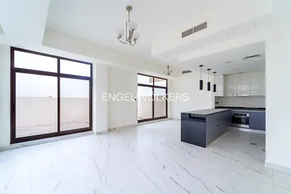 Corner and Large Plot | Single Row | Farm View