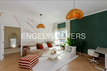 Fully furnished l Fully Upgraded l Vacant