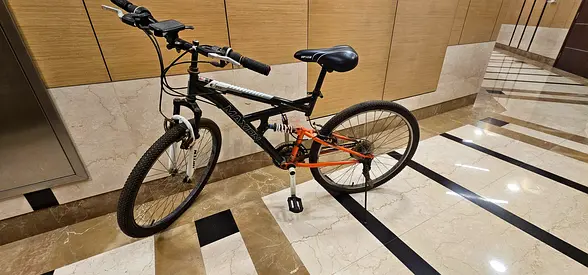 Used Men’s Mountain Bike - 26 Wheel, Front Suspension, Good Condition