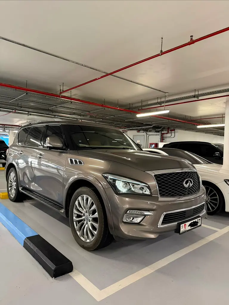 Infiniti QX80 2017 — photo 1 of 8