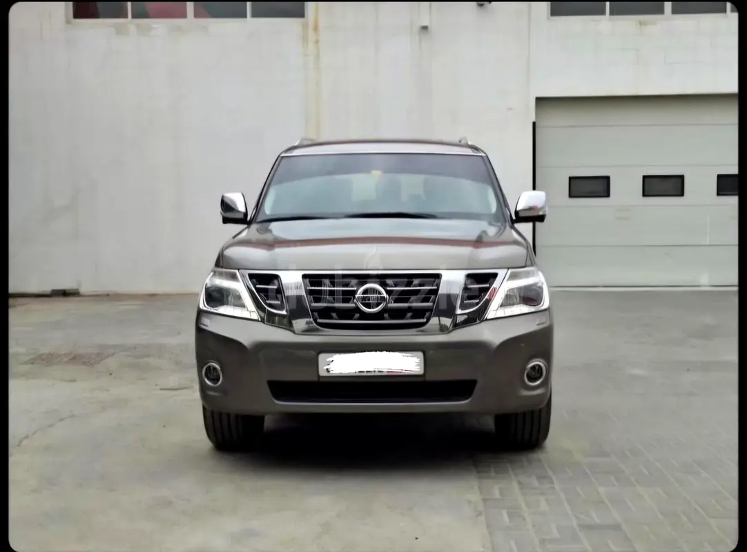 Nissan Patrol 2017 — photo 1 of 9