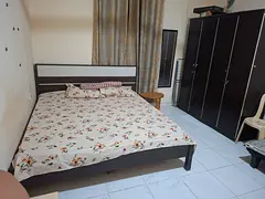 Single room available for Monthly rent for Indian Executive single working ladies