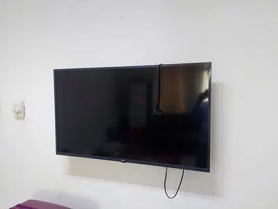 Lg 43 inch tv for sale. .