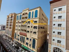 A Well maintained 2-br Flat With 2 Balconys and Parking //No Cash deposit //Family Building