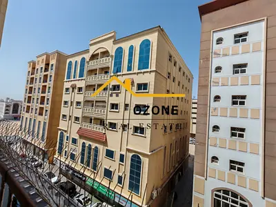 A Well maintained 2-br Flat With 2 Balconys and Parking //No Cash deposit //Family Building