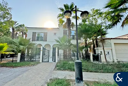 Upgraded 5 Bed Family Villa | Special Location