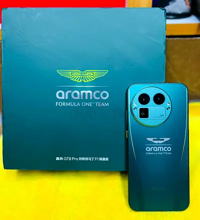 Realme gt8pro Aston martin