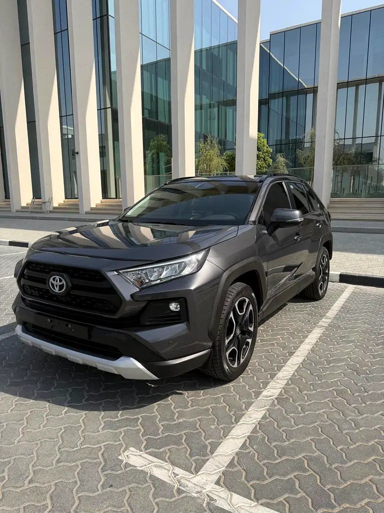Toyota Rav 4 2020 — photo 1 of 20