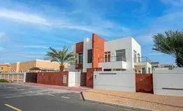 FULLY RENOVATED 5BR VILLA | POOL | GARDEN | LIVING