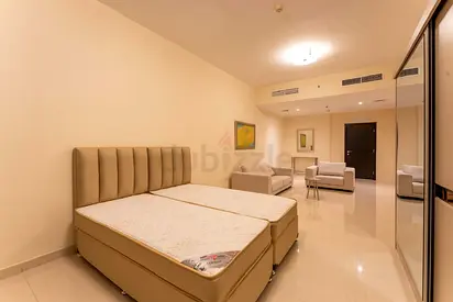 Bed Space – Sheikh Zayed Road-Sea View, Spacious Room For Ladies-Share– Sheikh Zayed Road-Sea View