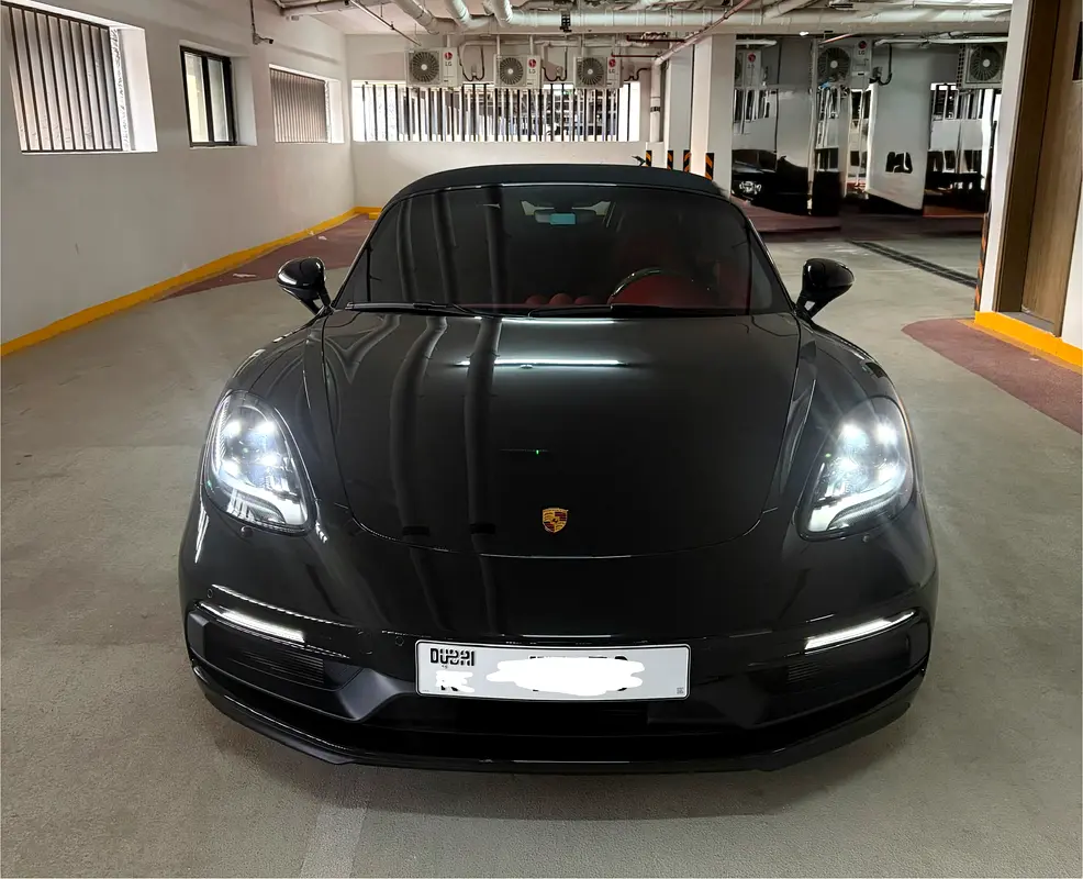 Porsche Boxster 2025 — photo 1 of 8