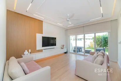 Pool and Park View | Close to Town Center | Springs 15