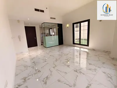 SPACIOUS AND BRIGHT WITH KITCHEN APPLIANCES
