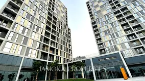 High Floor Studio | Community View | Prime Location