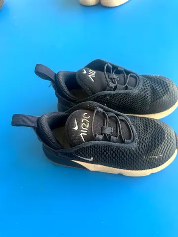 Toddlers shoes in excellent condition. Size 25-27