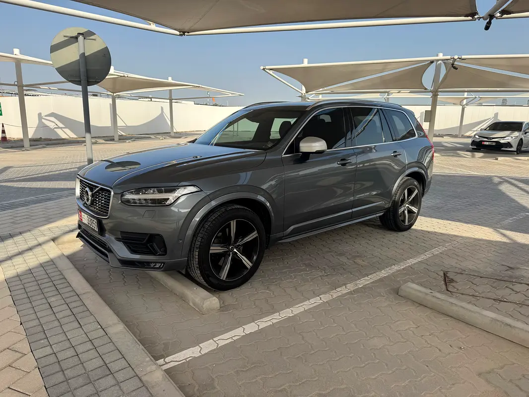 Volvo XC90 2019 — photo 1 of 8
