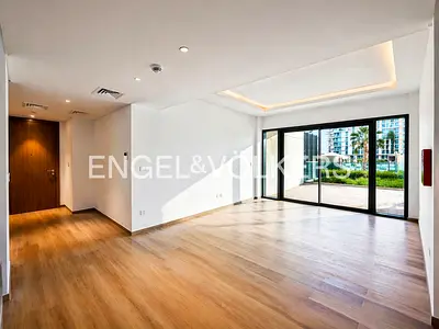 Exclusive | Luxurious | Vacant | Huge Terrace