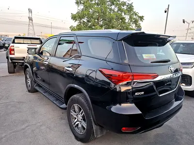 2019 Toyota FORTUNER 照片 2