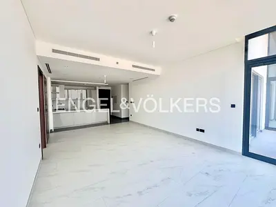 Luxurious | Vacant | Maids Room