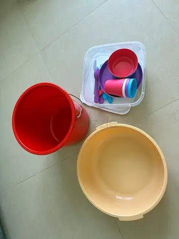 Plastic buckets, bowls and plastic dinnerware set - new condition