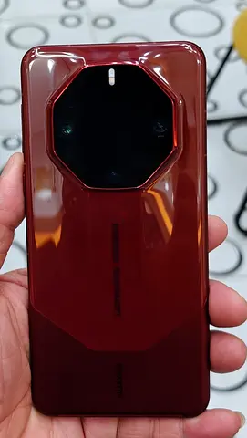HUAWEI MATE 70RS ULTIMATE DESIGN 1TB STORAGE