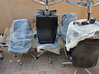 6x Black Meeting Room Chairs with Metal Base (Heavy)