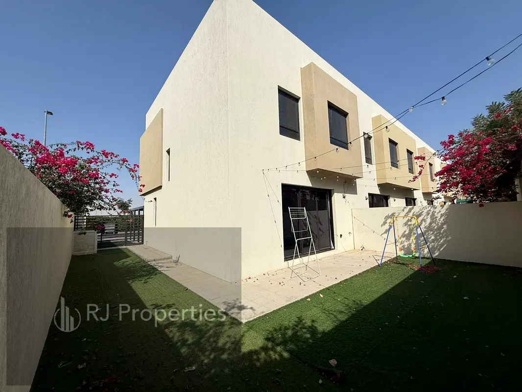Lavish 3BHK Corner Villa Prime Living Nice Finishing Perfect House For Family