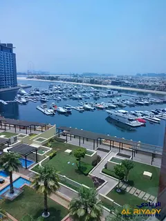 MODERN LUXURY 📌 WATERFRONT LIVING 📌 PRIME LOCATION