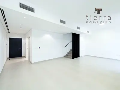 SINGLE ROW | ARADA | PRIME LOCATION