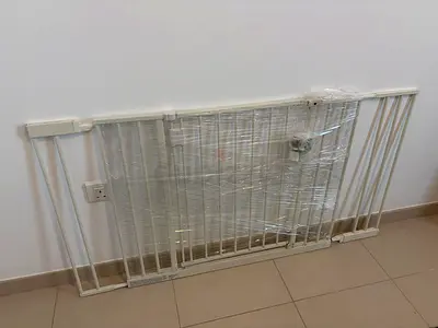 White Metal Pressure-Mount Baby Safety Gate (Good Condition)