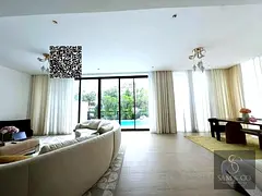 Corner Townhouse - Private Pool - Fully Furnished