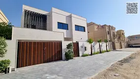 Villa for sale in Al Rawda area with a swimming pool, excellent finishing, close to the mosque.